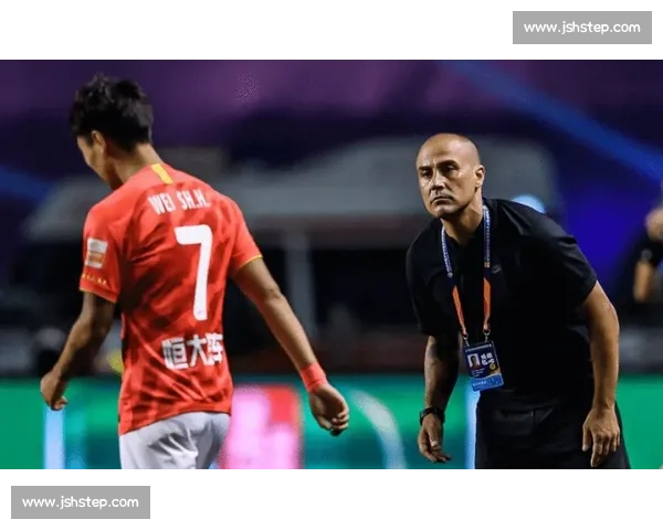 卡纳瓦罗戳破韦世豪困局:技术顶尖,却输在 “懒得练力量” 卡纳瓦罗戳破韦世豪困局:技术顶尖,却输在 “懒得练力量”