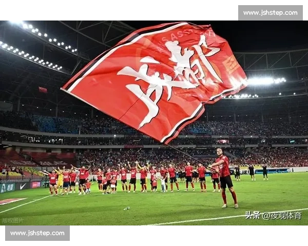 中超才够味:藏在绿茵里的烟火与热血 中超才够味:藏在绿茵里的烟火与热血